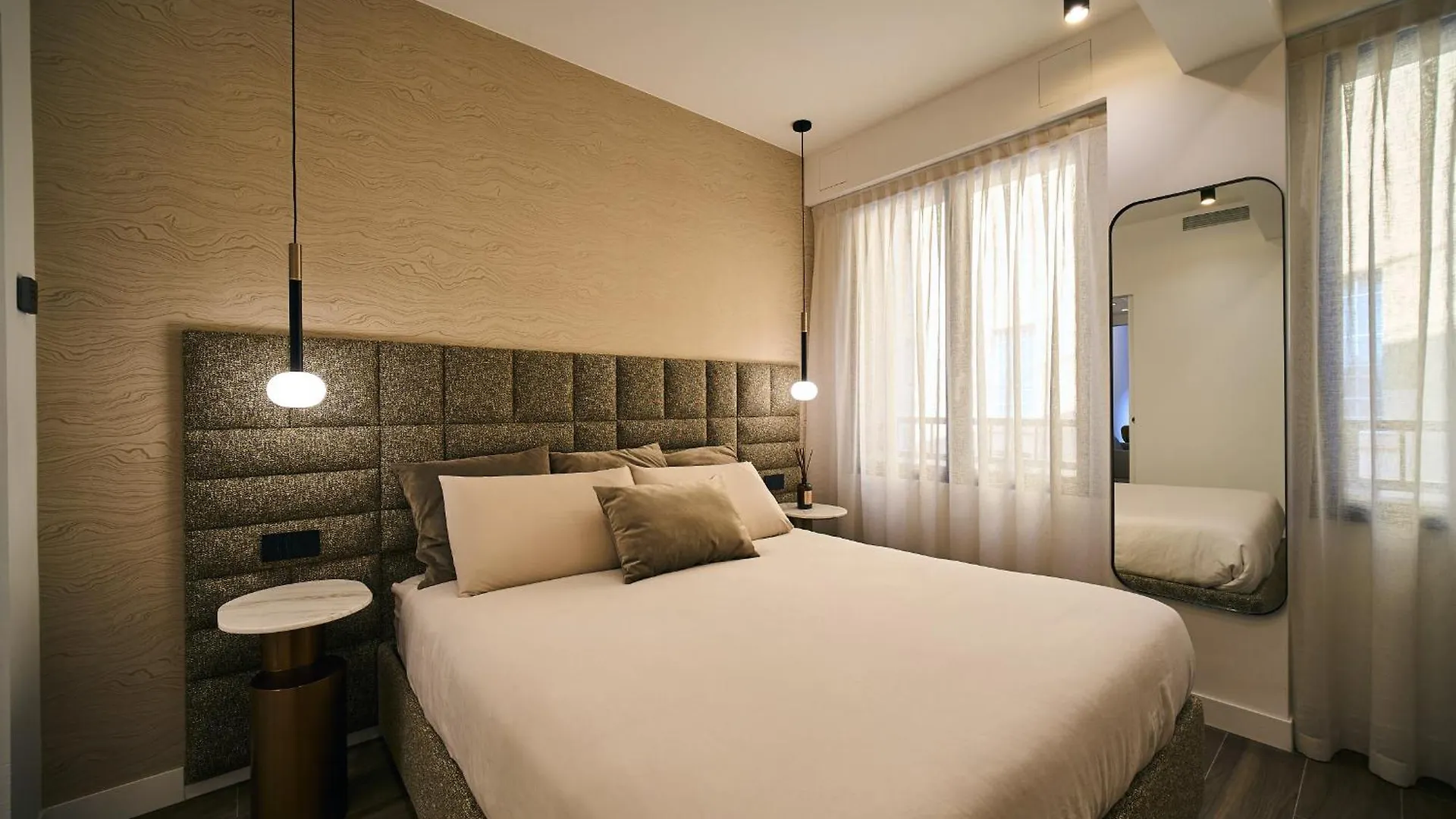 Ferienwohnung Picasso Golden House Next To Duomo Mailand Apartment