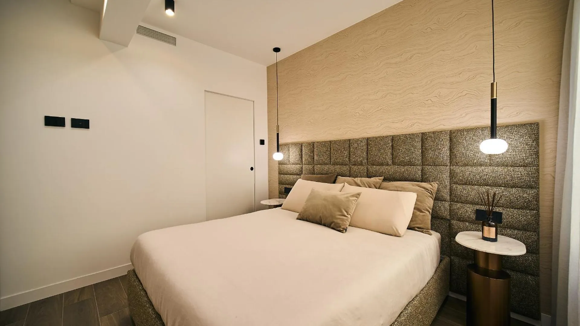 Ferienwohnung Picasso Golden House Next To Duomo Mailand