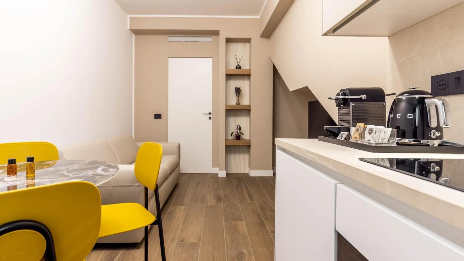 Apartment Ferienwohnung Picasso Golden House Next To Duomo Mailand